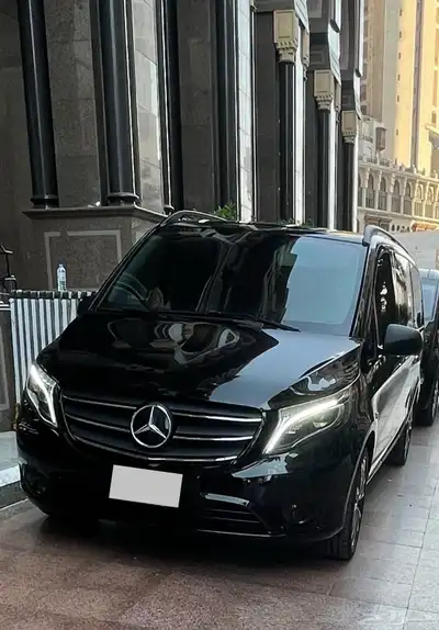 إيجار سيارة مع سائق مرسيدس فان 23 0