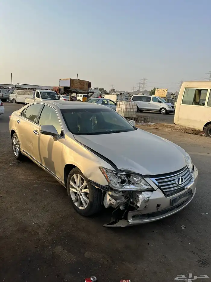 قطع غيار تشليح لكزس es350 موديل 2011 3