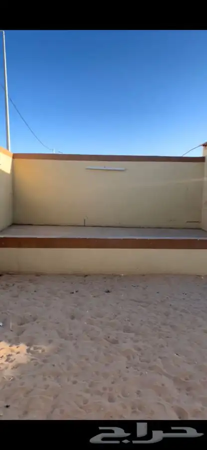 اسطبلين في ارضيه وحده للبيع 2