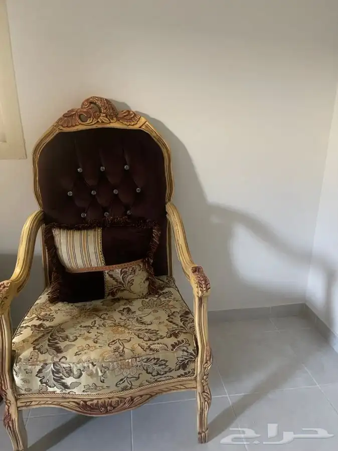 كنب مستخدم نظيف 0