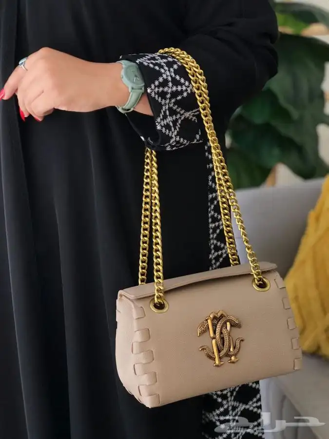 ماركات رجاليه ونسائيه درجه اولى التوصيل داخل الدمام مجانا 11
