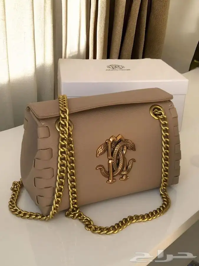 ماركات رجاليه ونسائيه درجه اولى التوصيل داخل الدمام مجانا 8