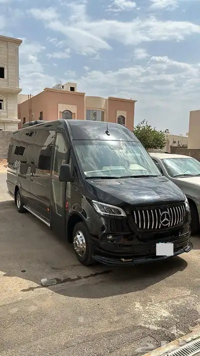 إيجار سيارة مع سائق مرسيدس فان 23 2