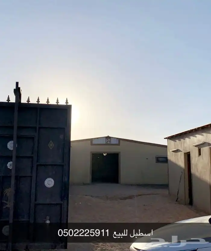 اسطبلين في ارضيه وحده للبيع 5