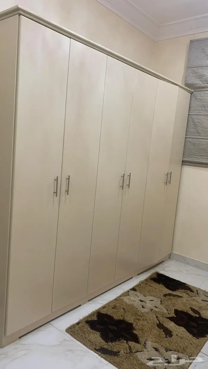 للبيع دولاب كبير 3