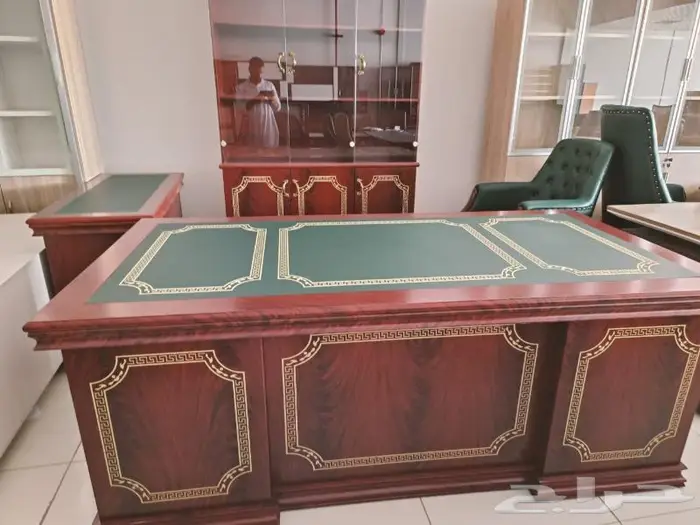 مكاتب مودرن وكراسي متحرك وثابت وطاولات ومكاتب مشتركه 39