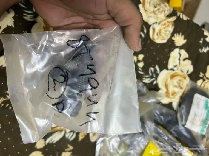 قطع معدات للبيع اصلي وكاله 20