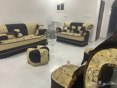 كنب مستخدم نظيف 3
