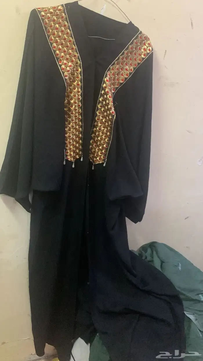 جلابيات وعبايات مستعملة جدا نضيفة واغلب برندات 81