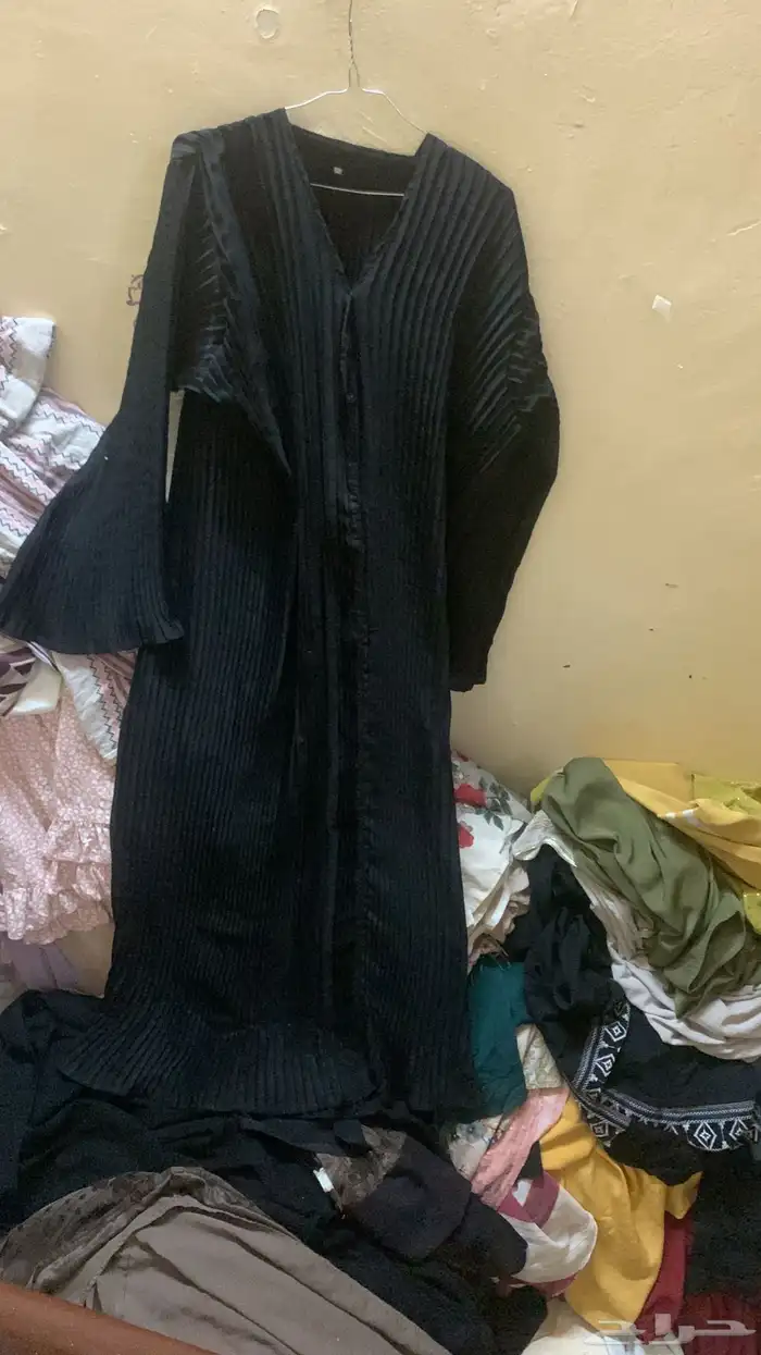 جلابيات وعبايات مستعملة جدا نضيفة واغلب برندات 33