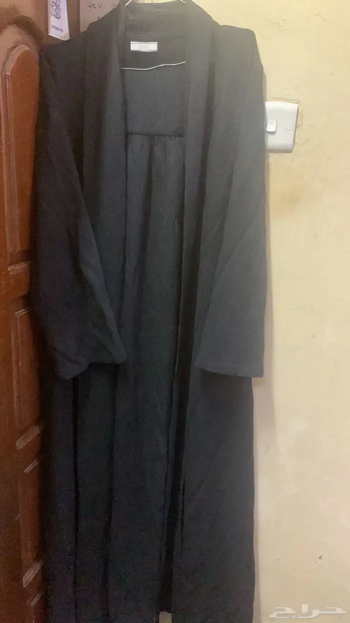 جلابيات وعبايات مستعملة جدا نضيفة واغلب برندات 96