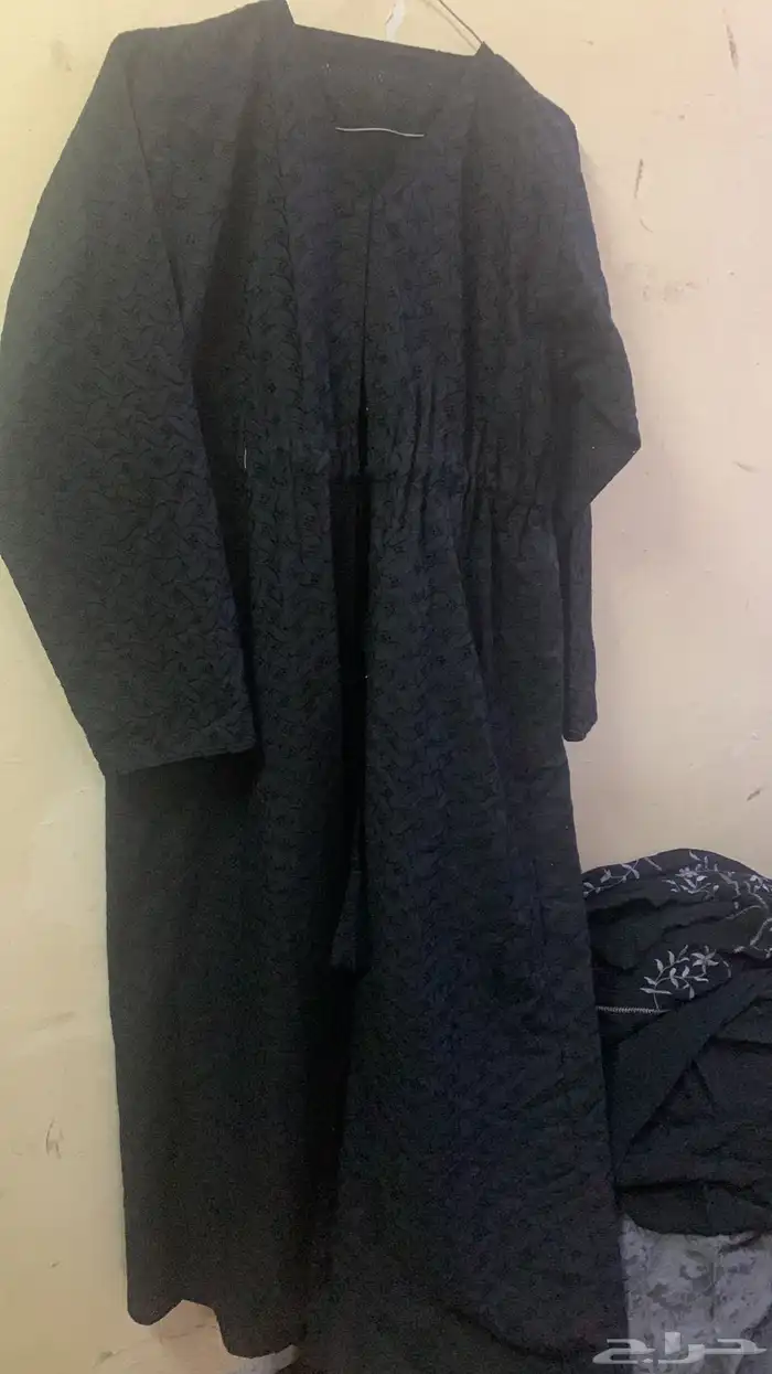 جلابيات وعبايات مستعملة جدا نضيفة واغلب برندات 77