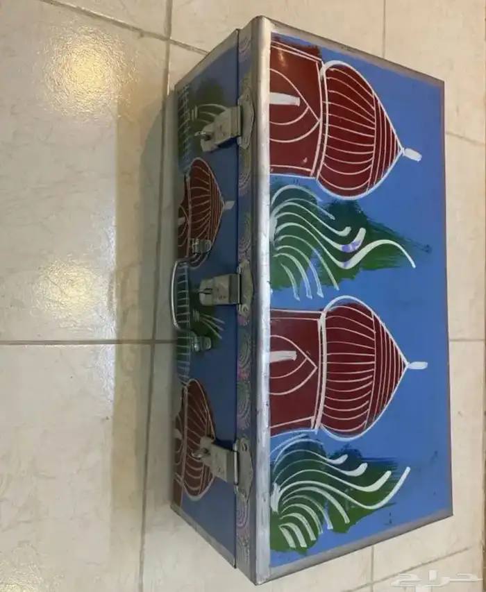 شنط حديد قديمه على السوم 1