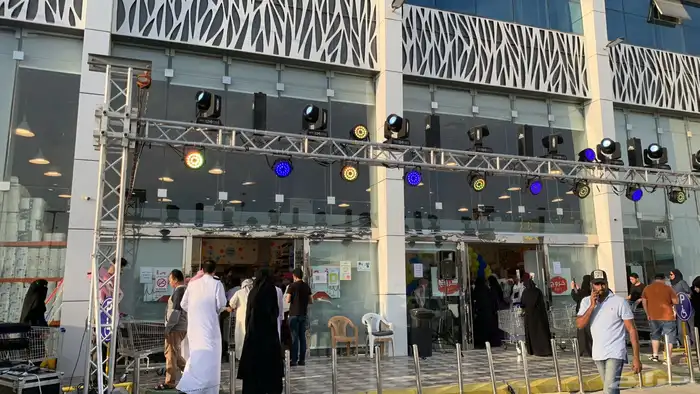 حفلات وفتتاحات ومناسبات 19