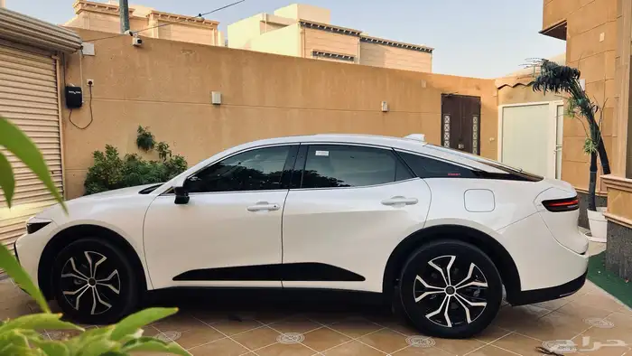 تويوتا كراون بريميوم موديل 2023 12