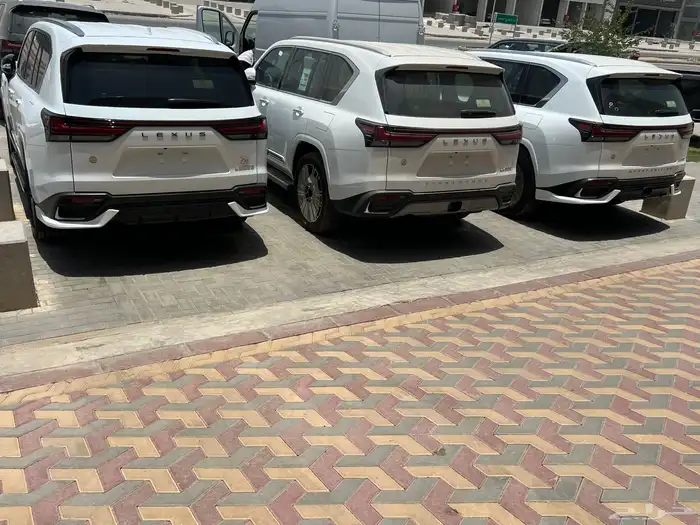 لكزس LX600 بجميع الفئات اقساط على بنك الرياض 2025 0