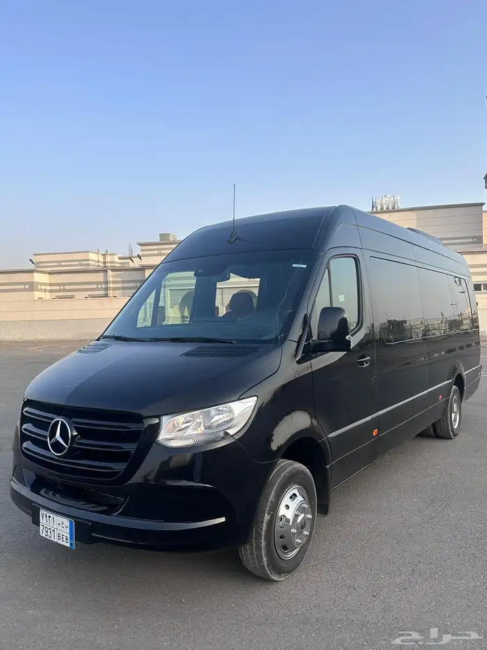 إيجار سيارة بالسائق مرسيدس فان 23 VIB 7