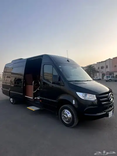 إيجار سيارة بالسائق مرسيدس فان 23 VIB 6