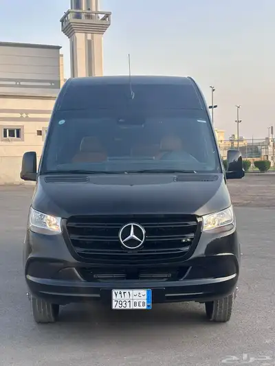 إيجار سيارة مع سائق مرسيدس فان 23 21