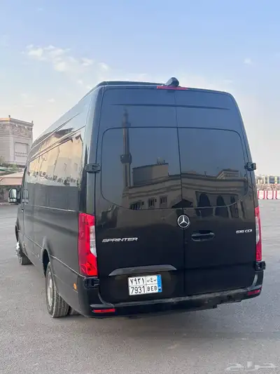 إيجار سيارة مع سائق مرسيدس فان 23 22