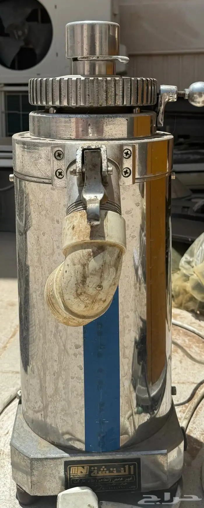 2 طاحونة قهوة 2 فريزر واجهزة اخرى 1