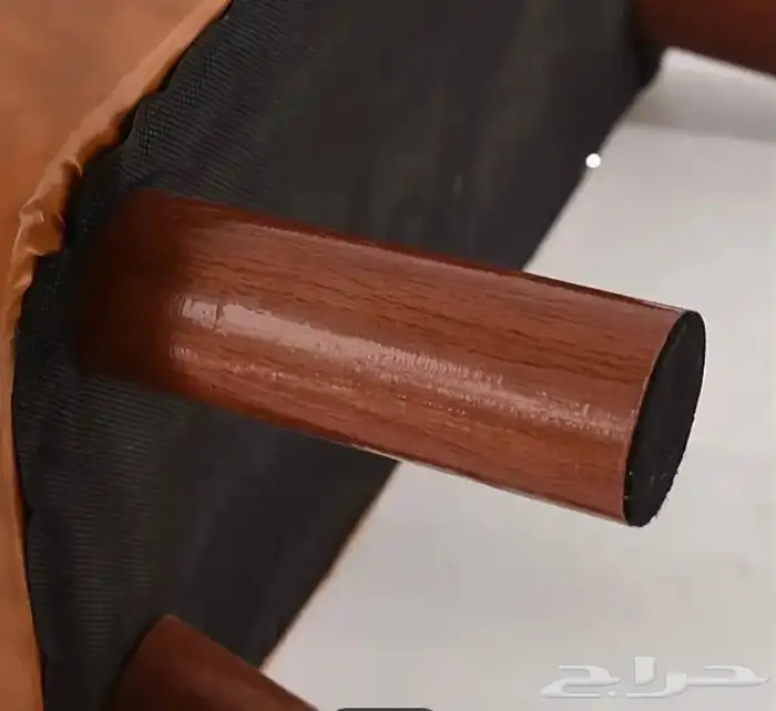 كرسي صغير للجلوس او استخدام المكتب 44