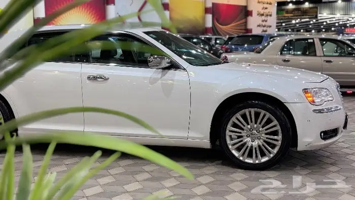 كرايزلر لمتد 2014 300 C فل6 سلندر.( تم البيع) 29