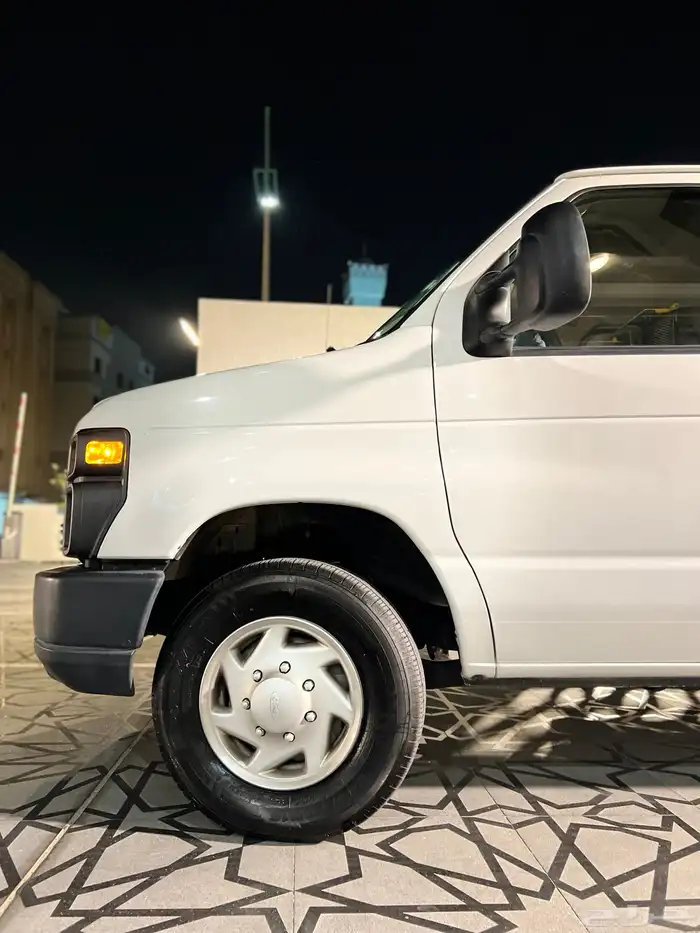 فورد 2013 فان E-350 مخصص لذوي الاحتياجات الخاصة(تم البيع). 2