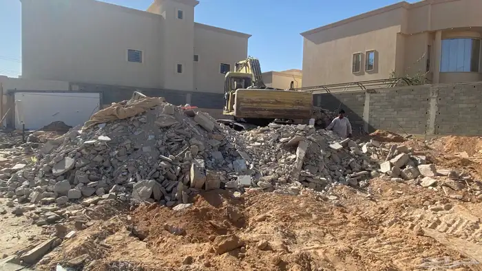 بوكلينات لهدم البيىت والمبني في حفر الباطن 2