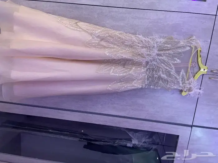 فستان فخم للبيع300 مكلفني اكثر من مصمم. 0