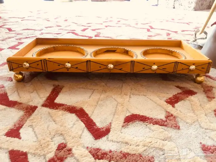 أستاند لعرض الدلال من الخشب 1