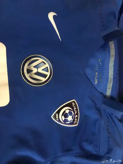 طقم الهلال عليها شعار موبايلي مستخدم 0