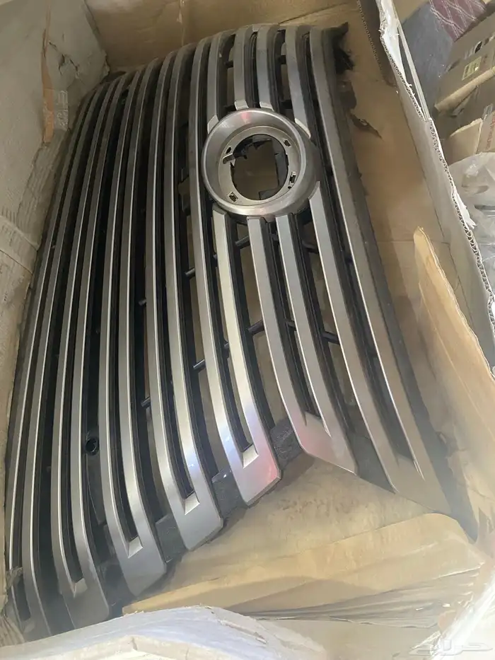 شبك امامي لكزس LX600 موديل 2023 0
