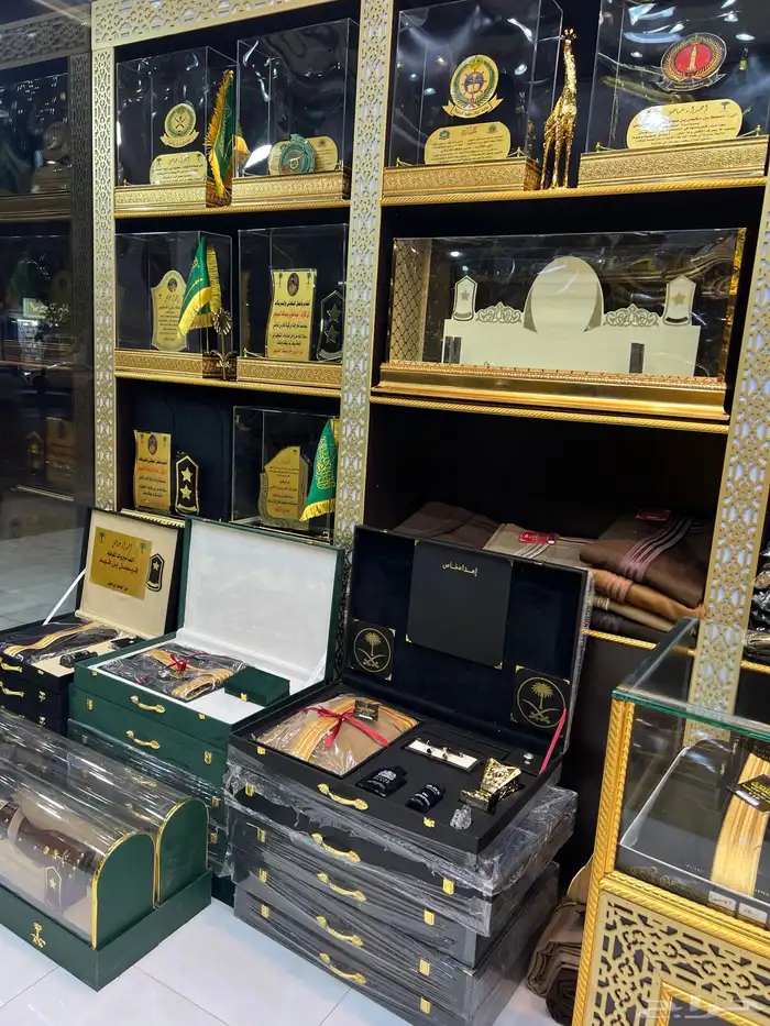 تخروج ملازم هدية ترقية درع سيف بشت جنبية عطر 19