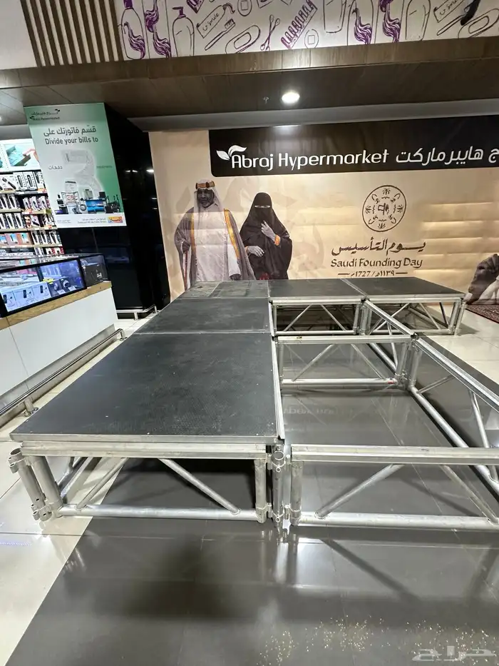 اضاءات ليازر مسارح صوتيات شاشات عرض ليازر بالونات تجهيز حفل 45