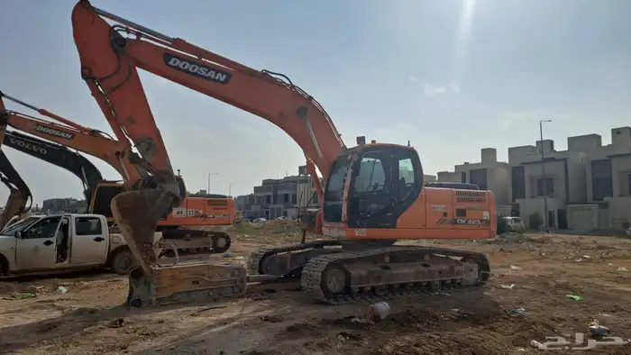 حفارات بوكلين للايجار Poklin excavators for rent SPSP 4