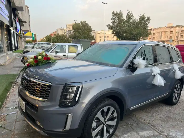 تشريع سيارات و تزيين غرف عرسان تنسيق بوكيه باقة محل ورد 5