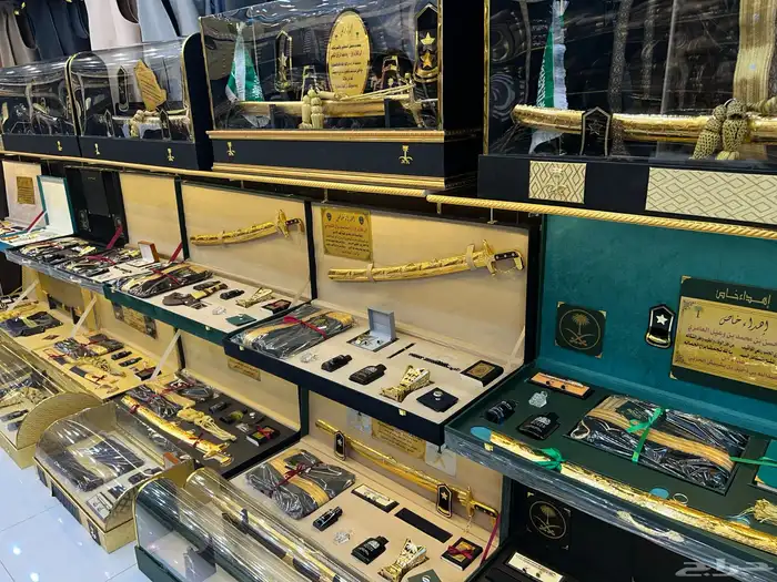 تخروج ملازم هدية ترقية درع سيف بشت جنبية عطر 21