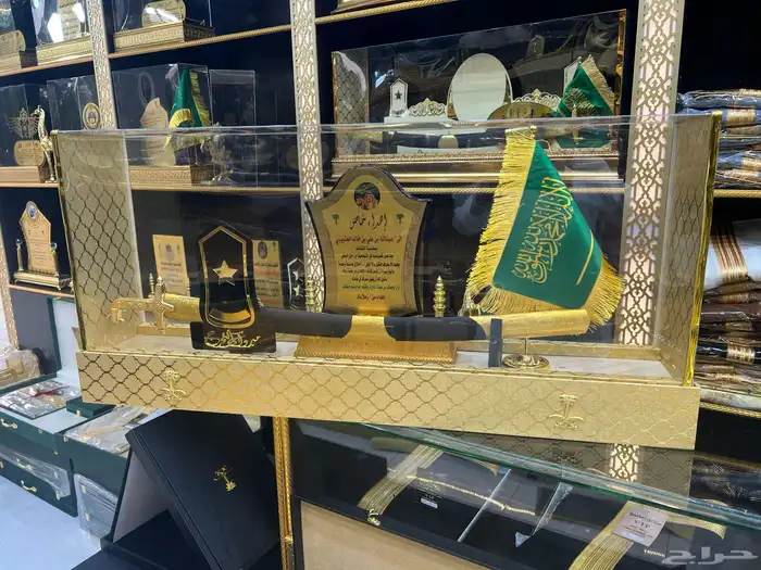 تخروج ملازم هدية ترقية درع سيف بشت جنبية عطر 11