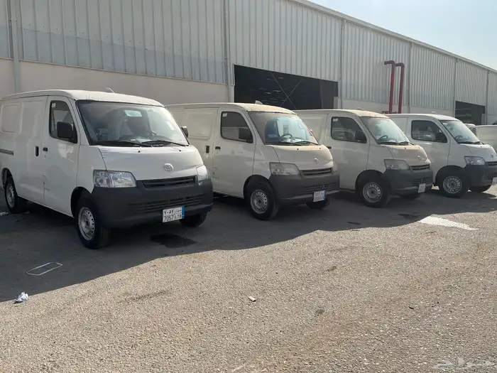 تويوتا فإن بضاعه للإيجار الشهري 9