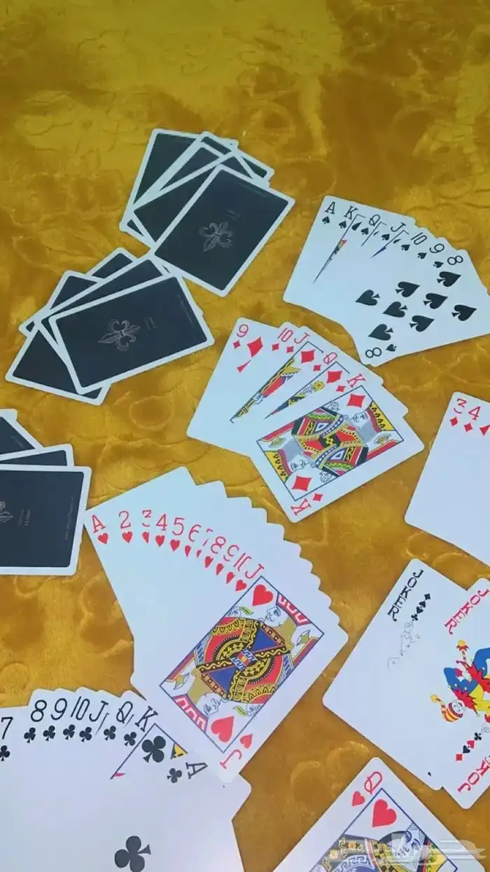 ورقة لعب بلون 10