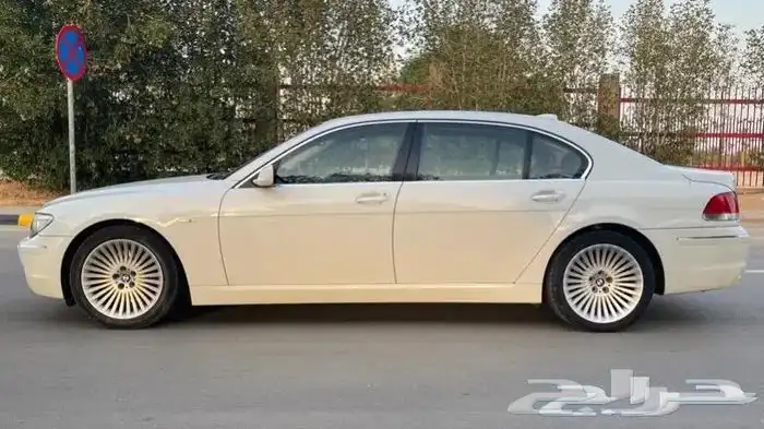 بي ام دبليو فل 750LI بحالة ممتازه 13
