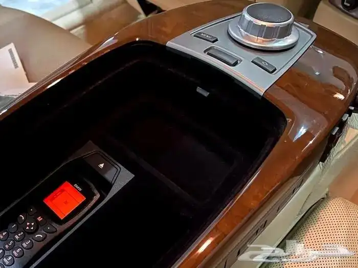 بي ام دبليو فل 750LI بحالة ممتازه 23