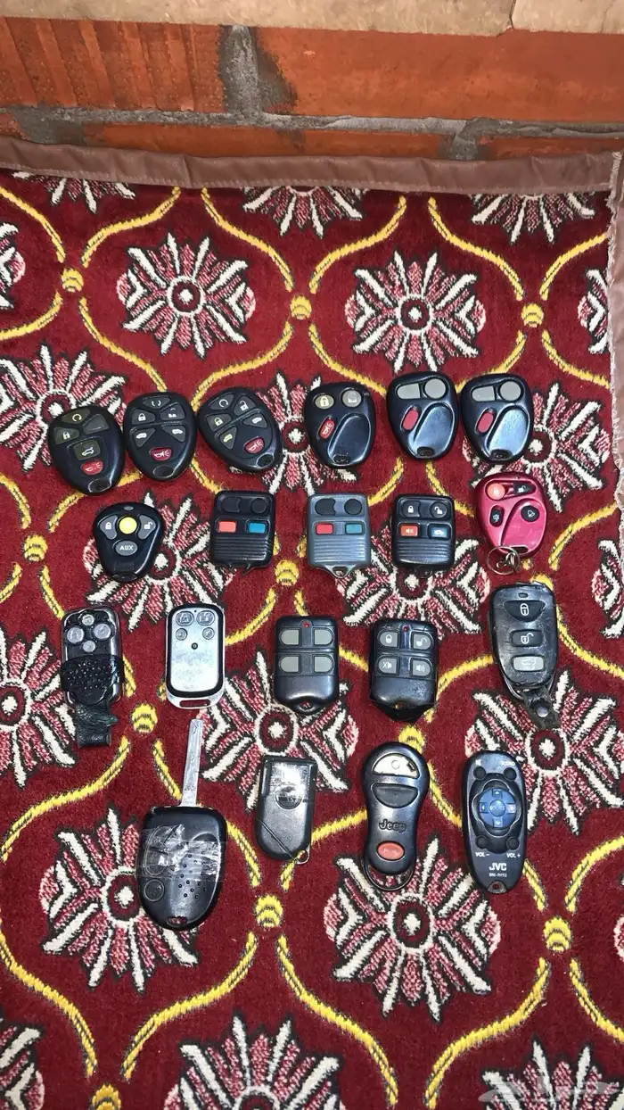 ريموتات بعض من السيارات 0