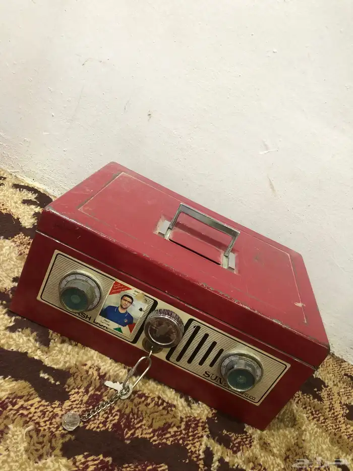 شنطه قديمه له حول 40سنه  عندي 0