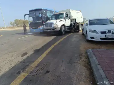 تأجير مكنسة طرق نظافه حاويات مكانس طرق معدات نظافه 7