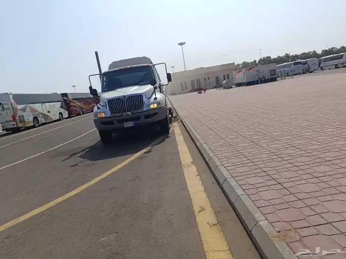 تأجير مكنسة طرق نظافه حاويات مكانس طرق معدات نظافه 1