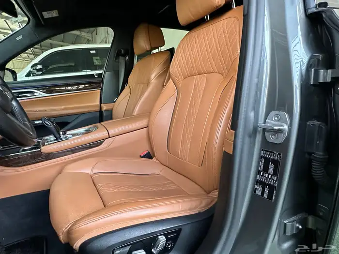 بي أم دبليو كت أم 740 م 2018تم البيع 22