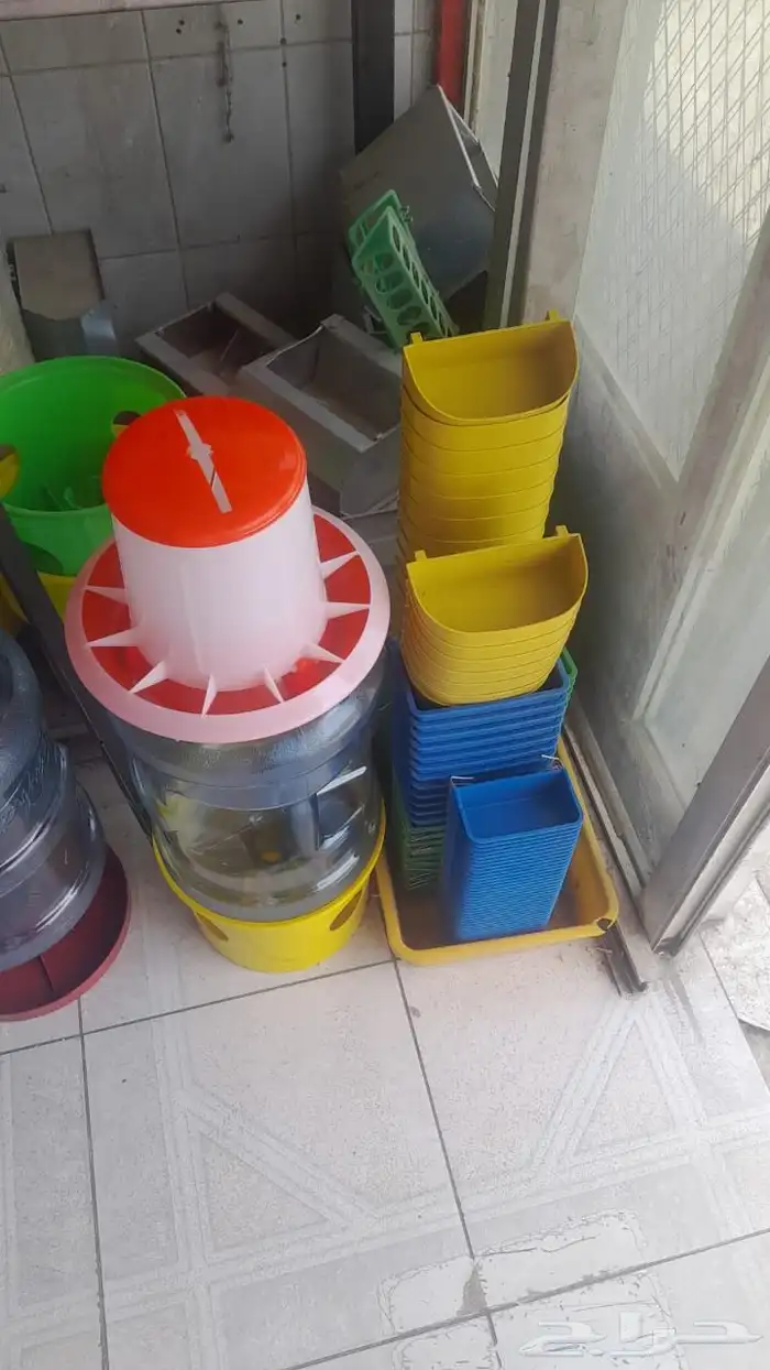 مستلزمات اكل طيور مشربيات 1