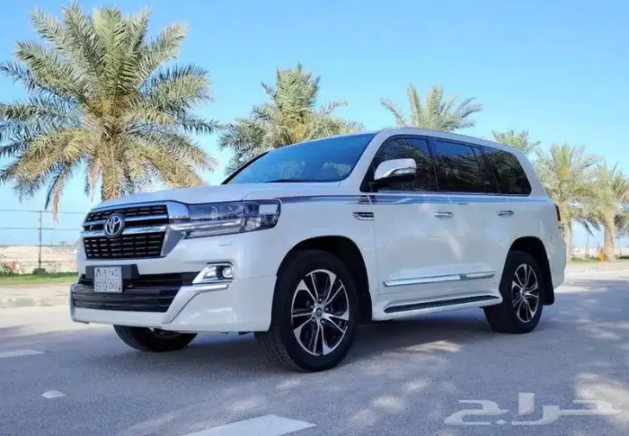 معرض الوسام الجديد للسيارات المتميزه ونادره بالجبيل 41